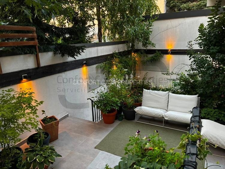 1 Mai, Piata Victoriei, apartament 3 camere, gradina de 95 mp amenajata