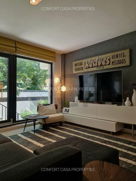 1 Mai, Piata Victoriei, apartament 3 camere, gradina de 95 mp amenajata