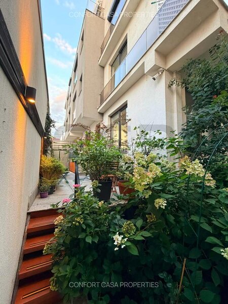 1 Mai, Piata Victoriei, apartament 3 camere, gradina de 95 mp amenajata